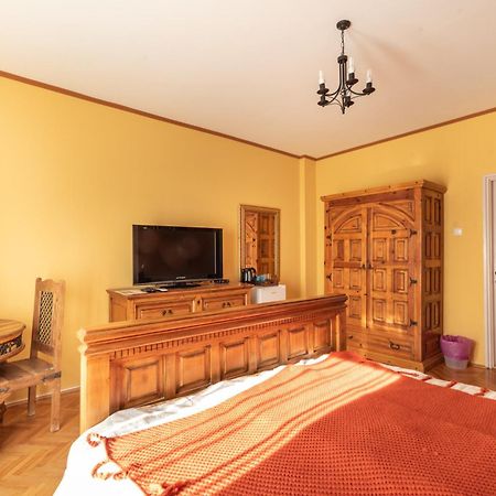 Corona Villa Hévíz Quarto foto